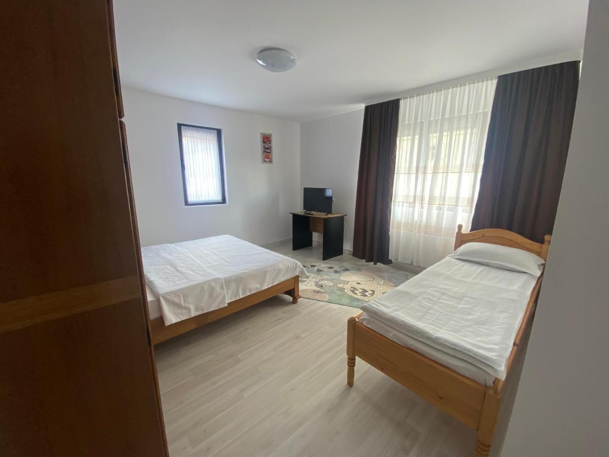 Hotel Casa Laur Mînăstirea Humorului Zewnętrze zdjęcie